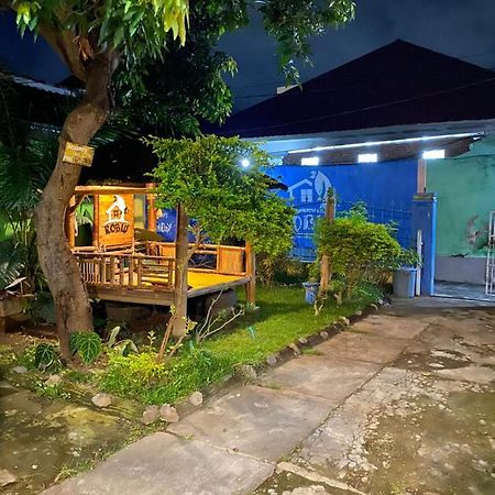 バニュワンギNeo Robiu & Ijen Tourアパートメント エクステリア 写真